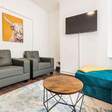 Home Near Anfield And Everton Fc With Free Parking Liverpool Exterior photo