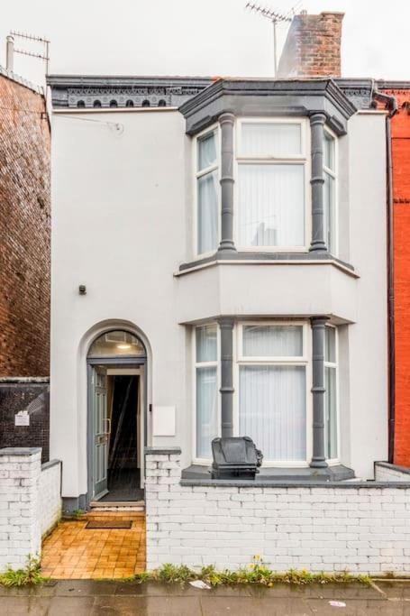 Home Near Anfield And Everton Fc With Free Parking Liverpool Exterior photo
